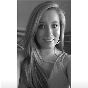 Meet your Posher, Allyssa