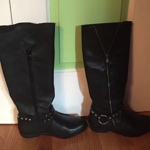Black boots