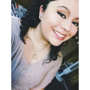 Meet your Posher, Anne