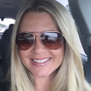 Meet your Posher, Christy