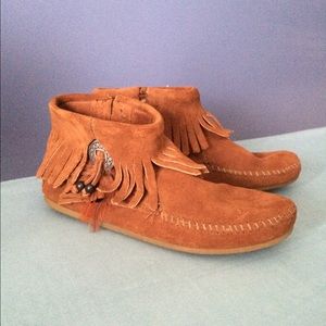 Concho feather moccasin boot