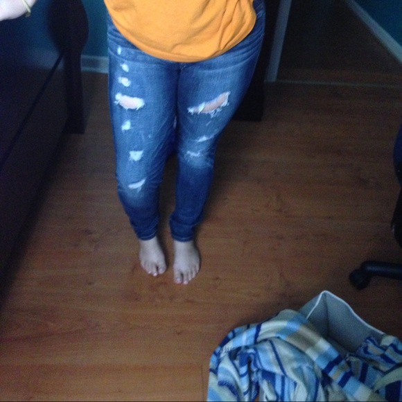 American Eagle distressed jeans