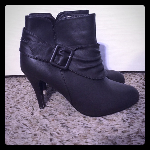 Shoes - Ankle boots