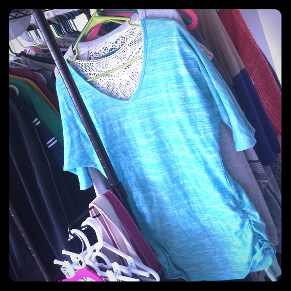 🎀 Adorable teal boutique style lace crochet top🎀 - Picture 1 of 2