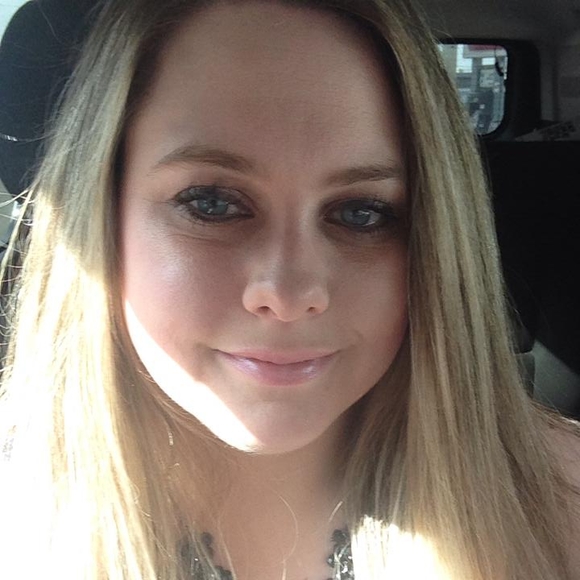 Meet your Posher, Courtney