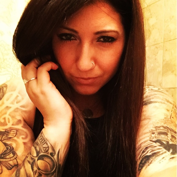 Meet your Posher, Brianna - Picture 2 of 2