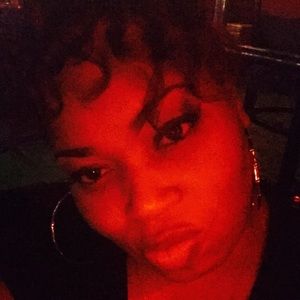 Meet your Posher, Ebony