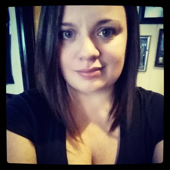 Meet your Posher, Kellie - Picture 1 of 1