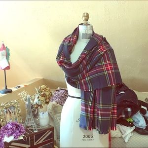 Beautiful tartan plaid blanket scarf! 🍁🍂