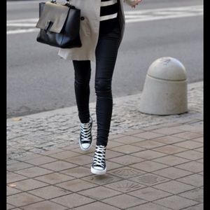 Black Converse All Stars