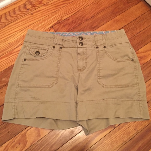 Khaki shorts
