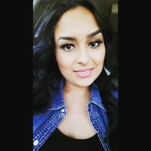 Meet your Posher, Cristina