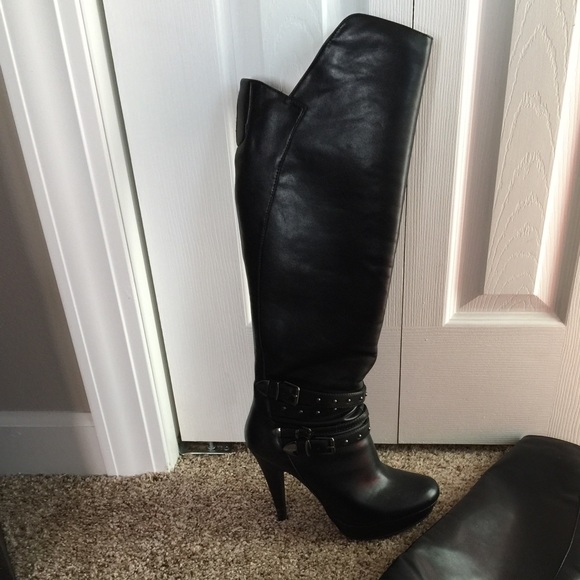 Black Guess boots! Gorgeous and comfy!