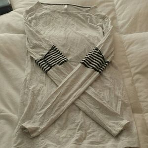 Lululemon super cute long sleeve! Size 4 VGUC!