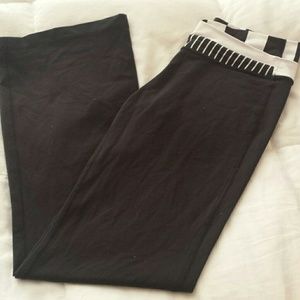 Lululemon yoga pants! Size 6, 33" inseam