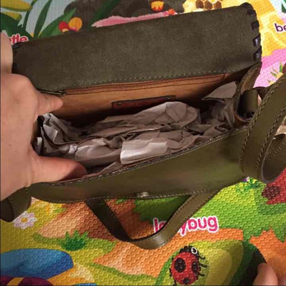 Patricia Nash leather messenger bag - Picture 4 of 4