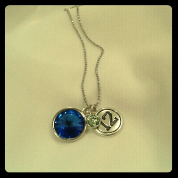 Seahawks 12th woman necklace