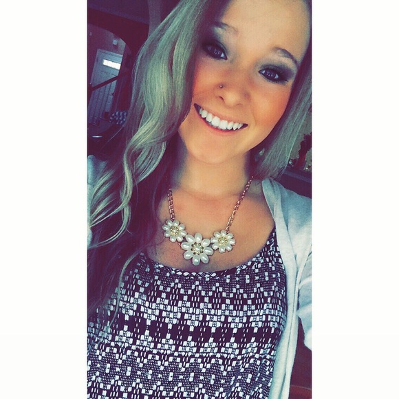 Meet your Posher, Mikayla - Picture 1 of 1