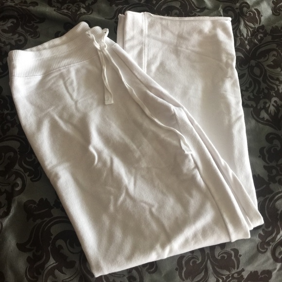 🎀 sooooo COMFY!!! White old navy sweat pants 🎀 - Picture 3 of 4
