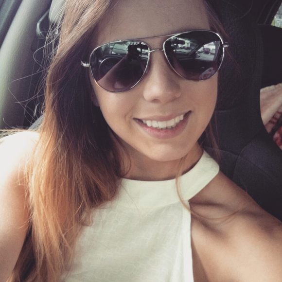 Meet your Posher, Rebekah
