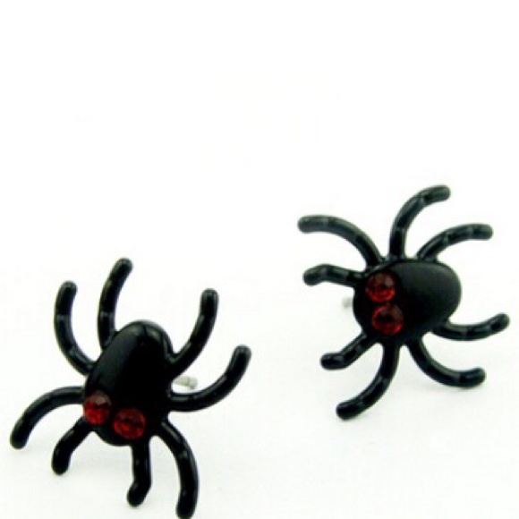 Jewelry - Spider Studs✨5 available✨