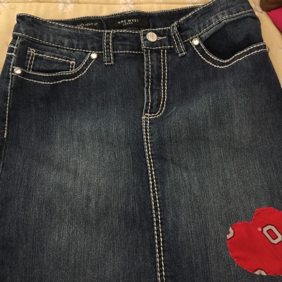 Mini skirt - Picture 2 of 2