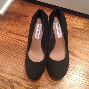 Never been worn steve madden wedge heals