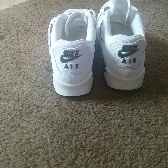 White and black airmax - Picture 3 of 3
