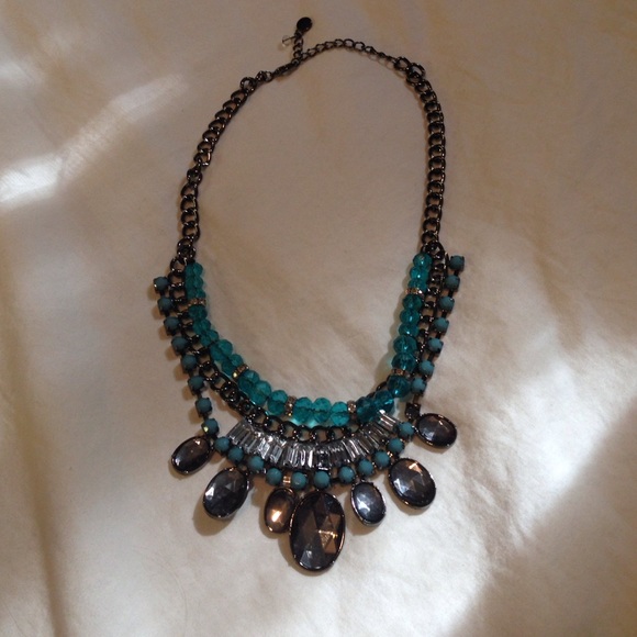Statement necklace