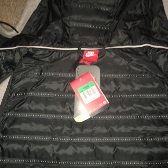 🙅🏽SOLD🙅🏽 Nike Tech Aeroloft Parka - Picture 4 of 4