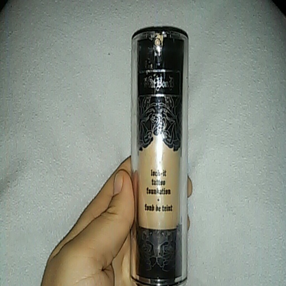 Kat Von D lock it foundation