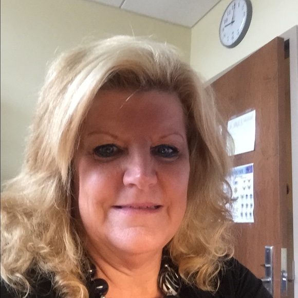 Meet your Posher, Tina - Picture 1 of 1