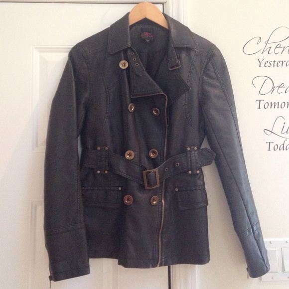 Bebe 2b faux leather jacket