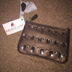 Could be used at a makeup bag or a wallet :)