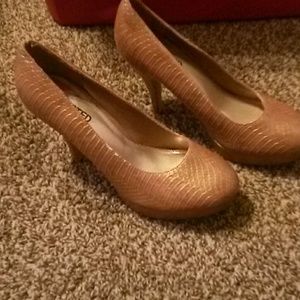 Women's pumps