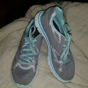 Skechers memory foam tennis shoes