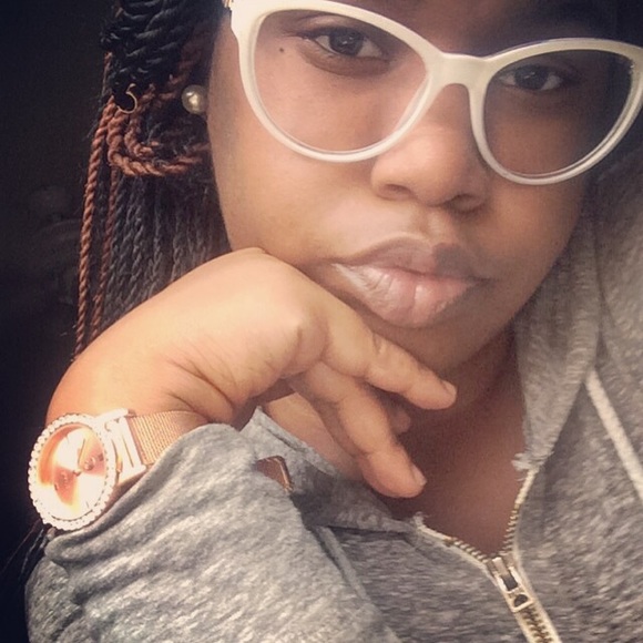 Meet your Posher, Star - Picture 1 of 1