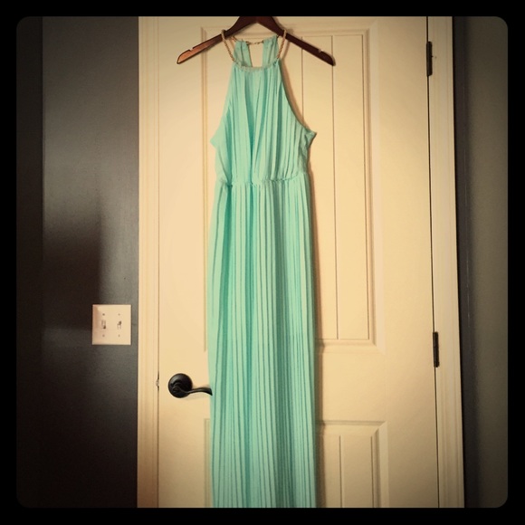 Adorable pleated maxi! Price marked down