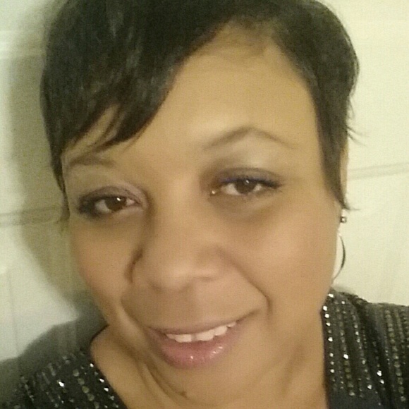 Meet your Posher, Cleta - Picture 1 of 1