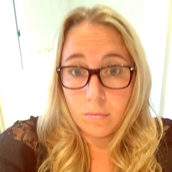 Meet your Posher, Brooke