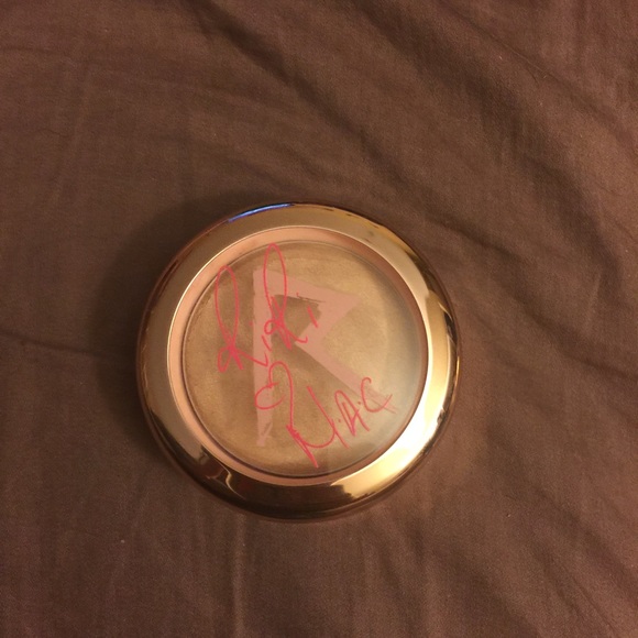 RiRi Hearts MAC Diamonds Cream Colour Base - Picture 1 of 3