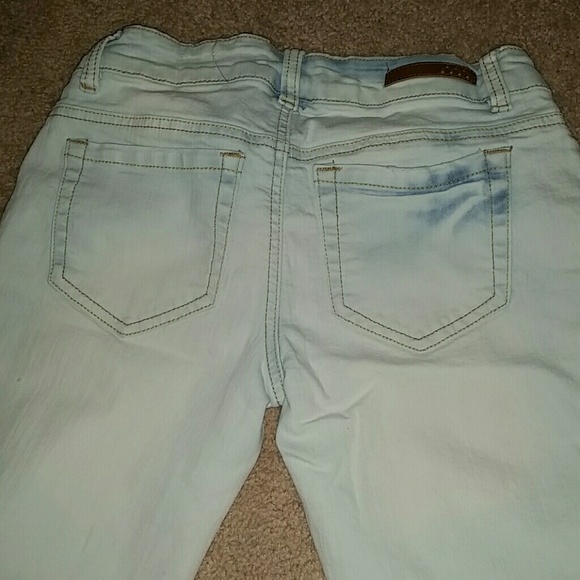 Light Destructed Capris - Picture 2 of 2