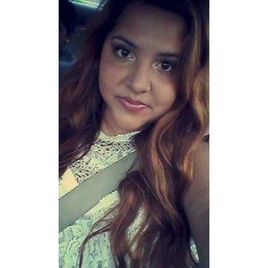 Meet your Posher, Adela