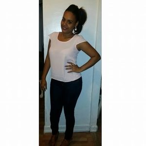 Meet your Posher, Isaura