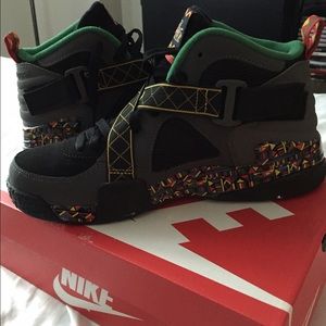 Nike air raid size 7 in boys