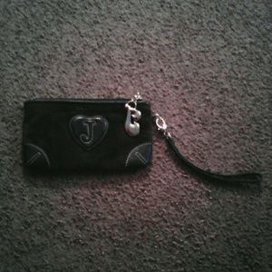Juicy wristlet