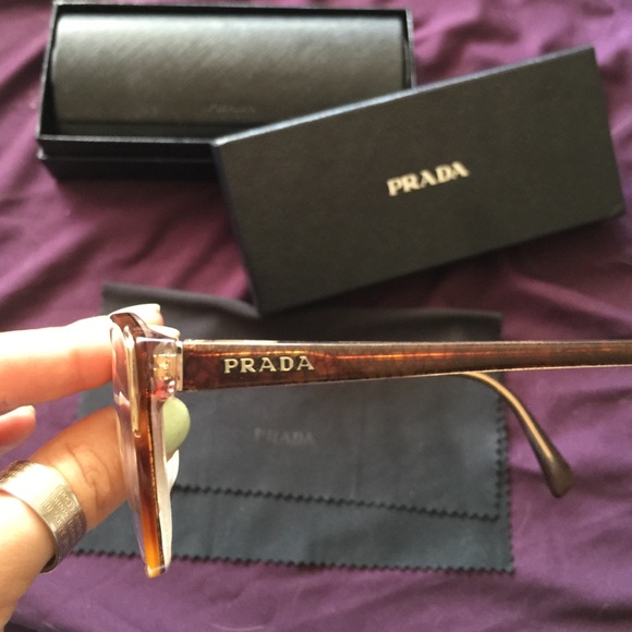❌❌❌SOLD❌❌❌Prada eye glasses - Picture 2 of 4