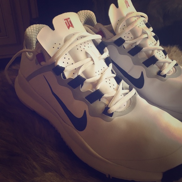 NIKE GOLF SHOES