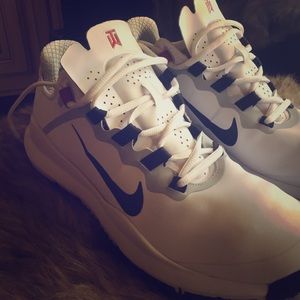 NIKE GOLF SHOES