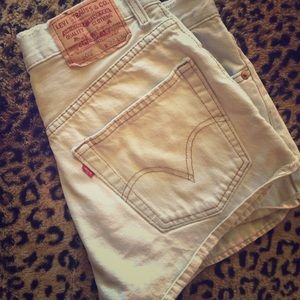 LEVIS highwaisted shorts